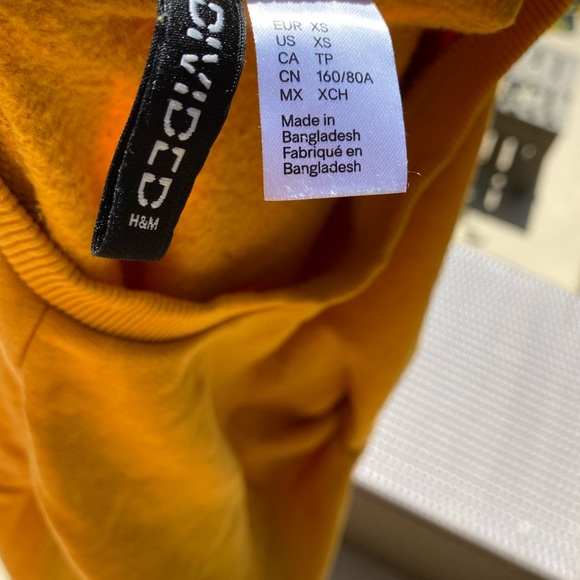 H&M crop knot sweater - Picture 3 of 3